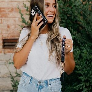 Midnight Floral IPhone 14 Pro Max Walli Case- EUC, NIB lanyard included